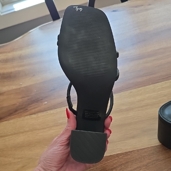 Steve Madden Black Heeled Sandals Sleek Modern Design - Picture 6 of 8